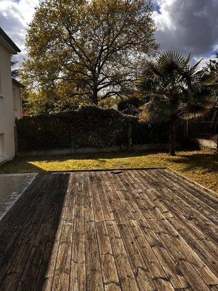 Tonte et entretien d'un jardin à Chambray-lès-Tours près de Loches