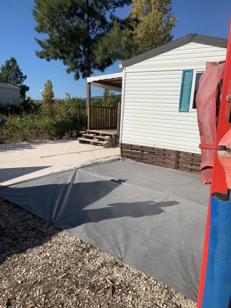 Pose gazon synthétique Var